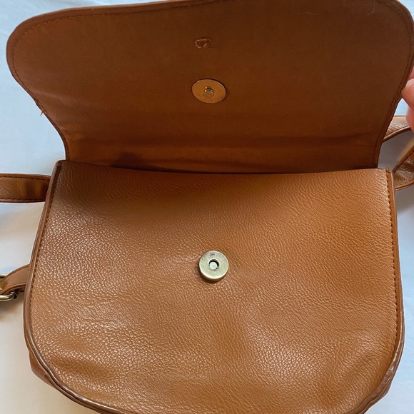 Charlotte Russe Embroidered Floral Bag - Picture 3 of 6